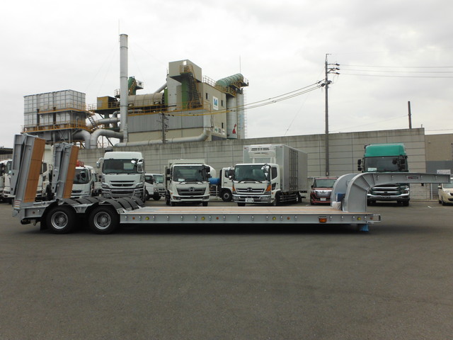 東邦TD50J3T2低床16輪自動歩み2デフ引未登録|中古トラックの販売・買取・査定のアイナビ