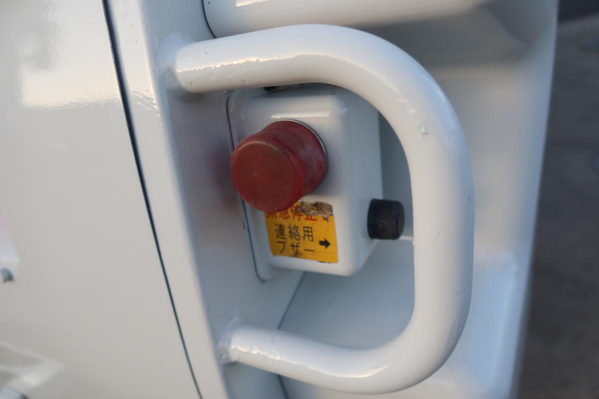 標準幅 積載3550kg巻き込みパッカー フジマイティ製5.1㎥|中古トラックの販売・買取・査定のアイナビ