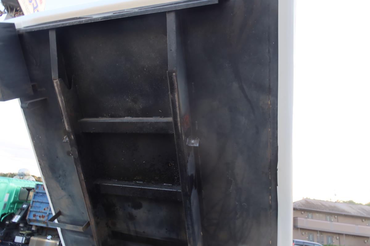 標準幅 積載3550kg巻き込みパッカー フジマイティ製5.1㎥|中古トラックの販売・買取・査定のアイナビ