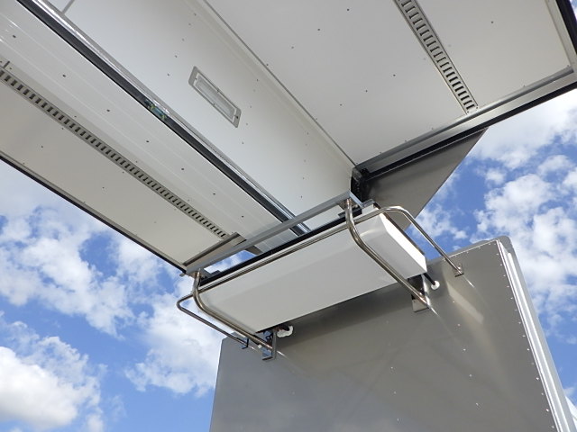 三菱 令和7年式 4軸低床冷凍ウィング 車検付き 登録未使用車|中古トラックの販売・買取・査定のアイナビ