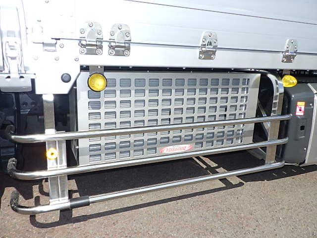 三菱 令和7年式 4軸低床冷凍ウィング 車検付き 登録未使用車|中古トラックの販売・買取・査定のアイナビ