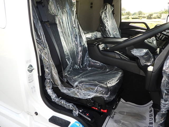 三菱 令和7年式 4軸低床冷凍ウィング 車検付き 登録未使用車|中古トラックの販売・買取・査定のアイナビ