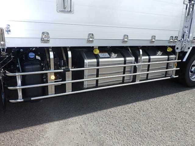 三菱 令和7年式 4軸低床冷凍ウィング 車検付き 登録未使用車|中古トラックの販売・買取・査定のアイナビ