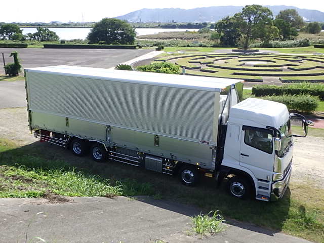 三菱 令和7年式 4軸低床冷凍ウィング 車検付き 登録未使用車|中古トラックの販売・買取・査定のアイナビ