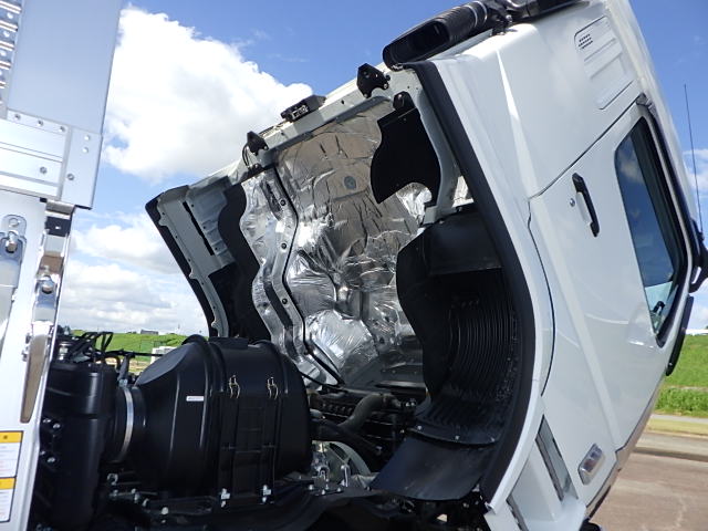 三菱 令和7年式 4軸低床冷凍ウィング 車検付き 登録未使用車|中古トラックの販売・買取・査定のアイナビ