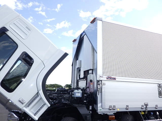 三菱 令和7年式 4軸低床冷凍ウィング 車検付き 登録未使用車|中古トラックの販売・買取・査定のアイナビ