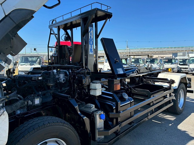 増トン脱着装置付コンテナ専用車アームロールリアジャッキ付|中古トラックの販売・買取・査定のアイナビ