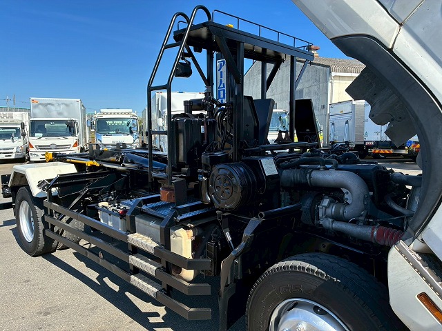 増トン脱着装置付コンテナ専用車アームロールリアジャッキ付|中古トラックの販売・買取・査定のアイナビ