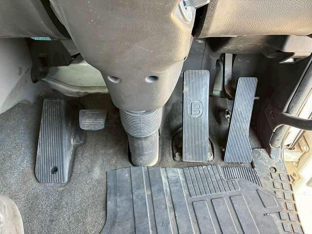 増トン脱着装置付コンテナ専用車アームロールリアジャッキ付|中古トラックの販売・買取・査定のアイナビ