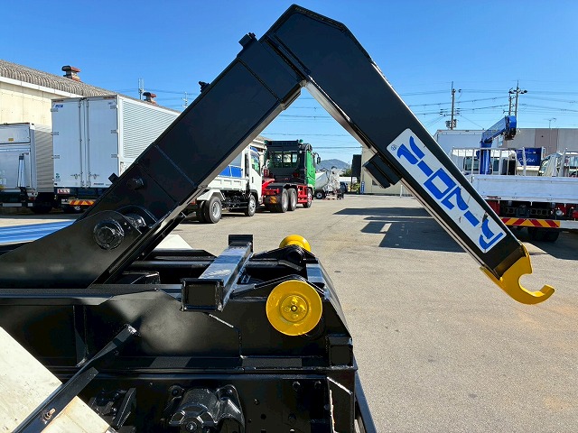 増トン脱着装置付コンテナ専用車アームロールリアジャッキ付|中古トラックの販売・買取・査定のアイナビ