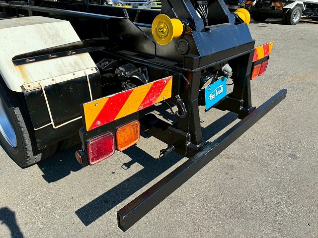 増トン脱着装置付コンテナ専用車アームロールリアジャッキ付|中古トラックの販売・買取・査定のアイナビ