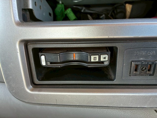 増トン脱着装置付コンテナ専用車アームロールリアジャッキ付|中古トラックの販売・買取・査定のアイナビ