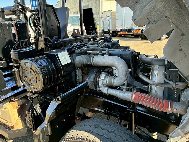 増トン脱着装置付コンテナ専用車アームロールリアジャッキ付|中古トラックの販売・買取・査定のアイナビ