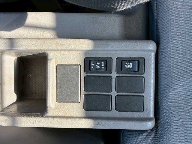 増トン脱着装置付コンテナ専用車アームロールリアジャッキ付|中古トラックの販売・買取・査定のアイナビ