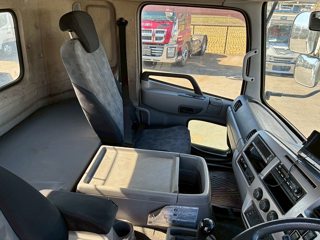 増トン脱着装置付コンテナ専用車アームロールリアジャッキ付|中古トラックの販売・買取・査定のアイナビ