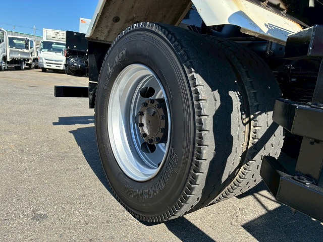 増トン脱着装置付コンテナ専用車アームロールリアジャッキ付|中古トラックの販売・買取・査定のアイナビ