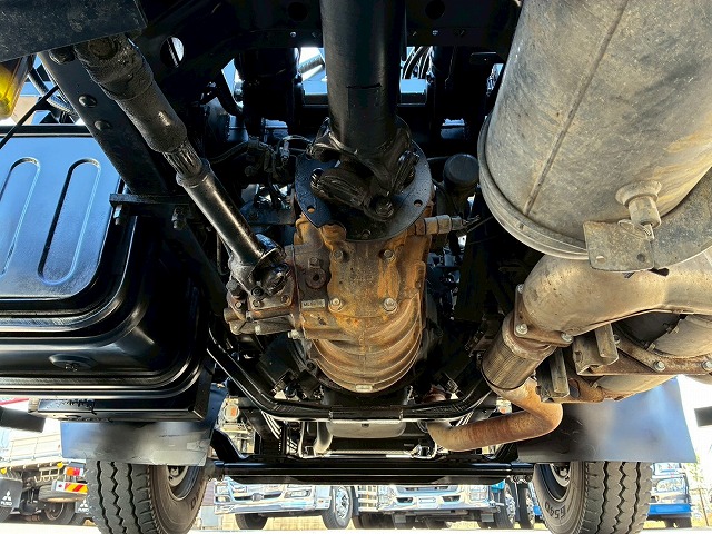 増トン脱着装置付コンテナ専用車アームロールリアジャッキ付|中古トラックの販売・買取・査定のアイナビ