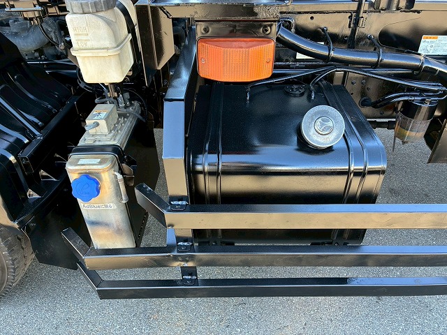 増トン脱着装置付コンテナ専用車アームロールリアジャッキ付|中古トラックの販売・買取・査定のアイナビ