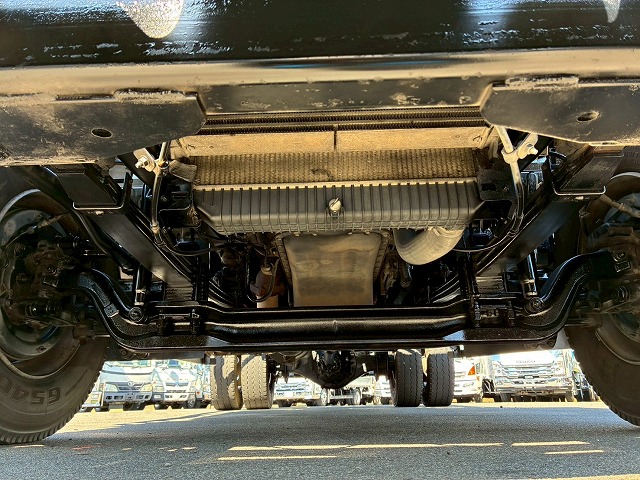 増トン脱着装置付コンテナ専用車アームロールリアジャッキ付|中古トラックの販売・買取・査定のアイナビ