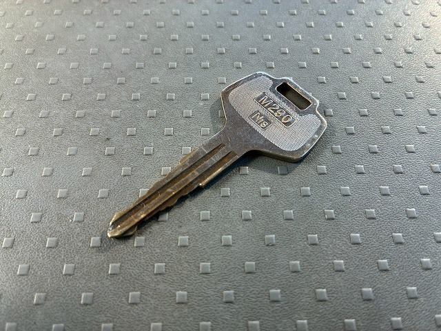 増トン脱着装置付コンテナ専用車アームロールリアジャッキ付|中古トラックの販売・買取・査定のアイナビ