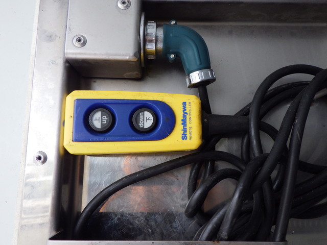 日野2KG-FD2ABG冷凍車4tワイド格納ゲートジョロダーレール|中古トラックの販売・買取・査定のアイナビ