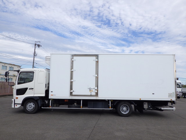 日野2KG-FD2ABG冷凍車4tワイド格納ゲートジョロダーレール|中古トラックの販売・買取・査定のアイナビ