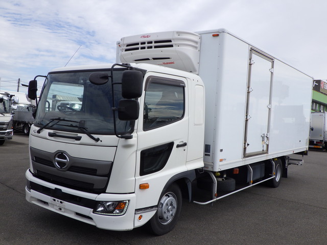 日野2KG-FD2ABG冷凍車4tワイド格納ゲートジョロダーレール|中古トラックの販売・買取・査定のアイナビ