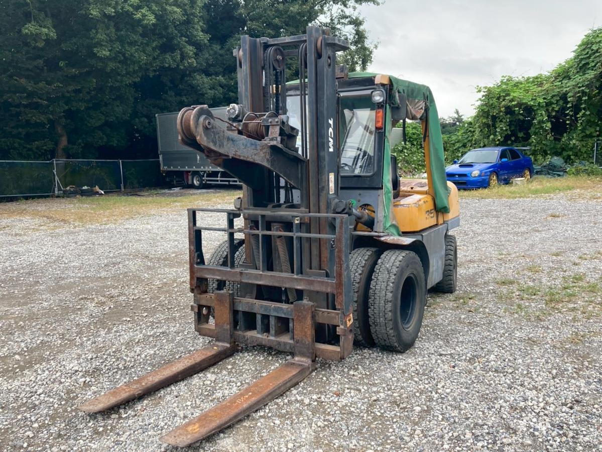 TCM フォークリフト 荷重2900kg MT 揚高3.5m|中古トラックの販売・買取・査定のアイナビ