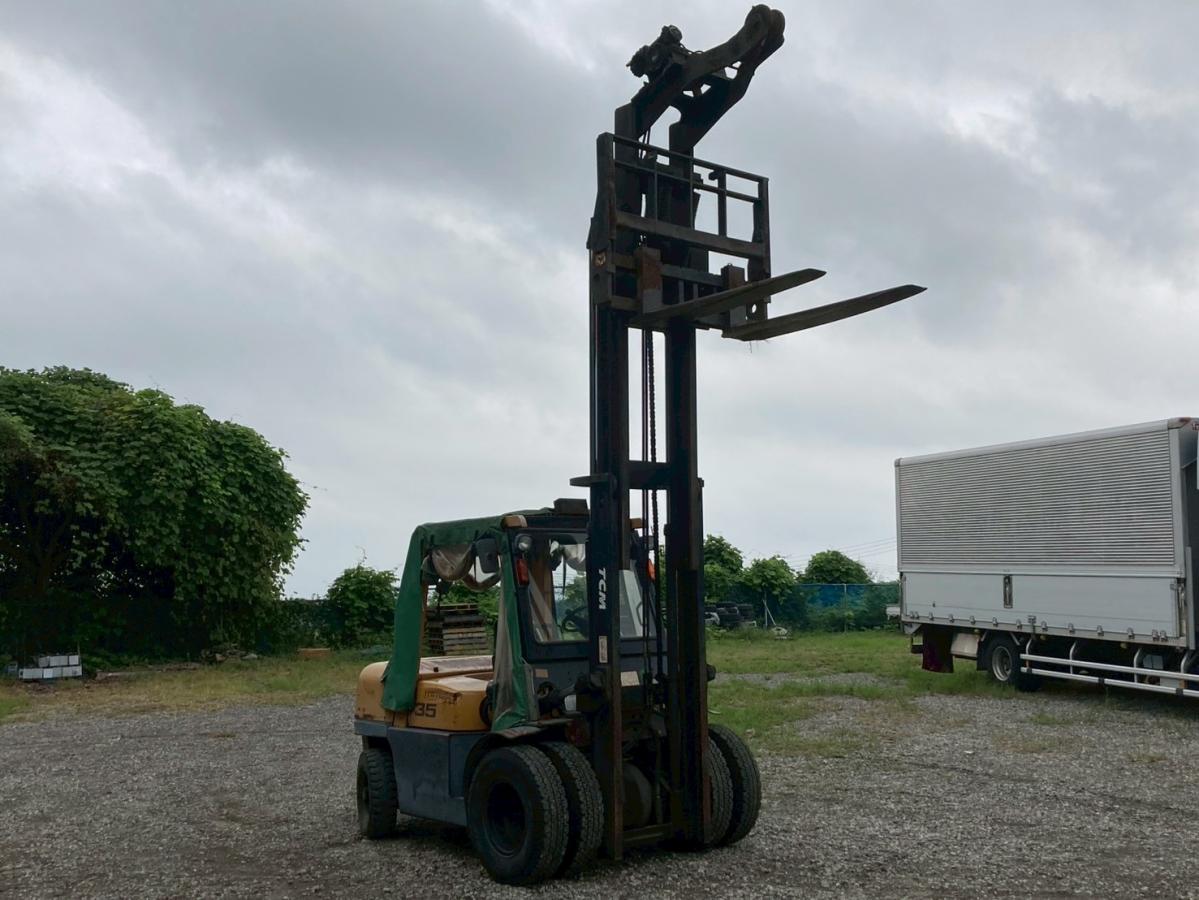 TCM フォークリフト 荷重2900kg MT 揚高3.5m|中古トラックの販売・買取・査定のアイナビ