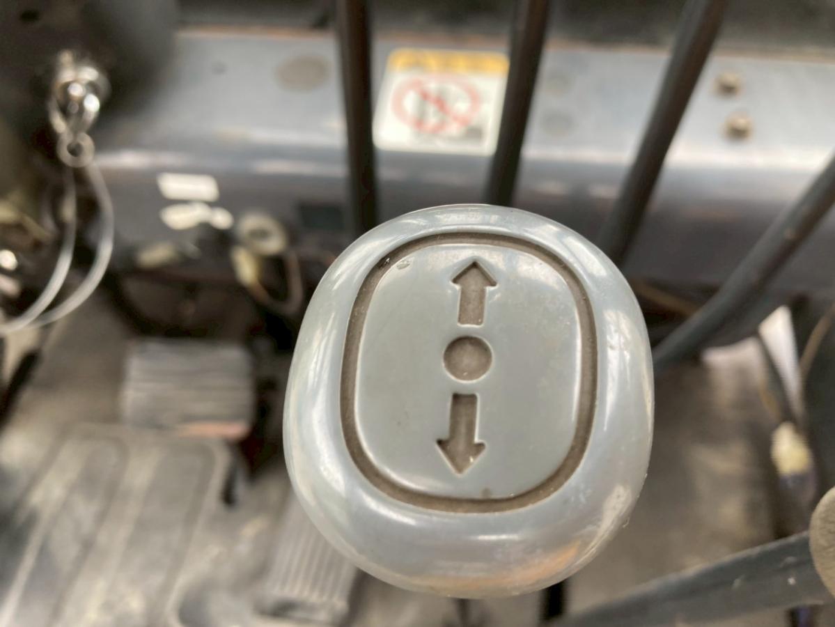 TCM フォークリフト 荷重2900kg MT 揚高3.5m|中古トラックの販売・買取・査定のアイナビ