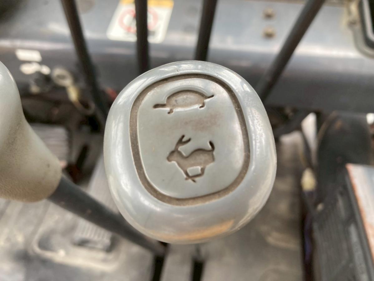 TCM フォークリフト 荷重2900kg MT 揚高3.5m|中古トラックの販売・買取・査定のアイナビ