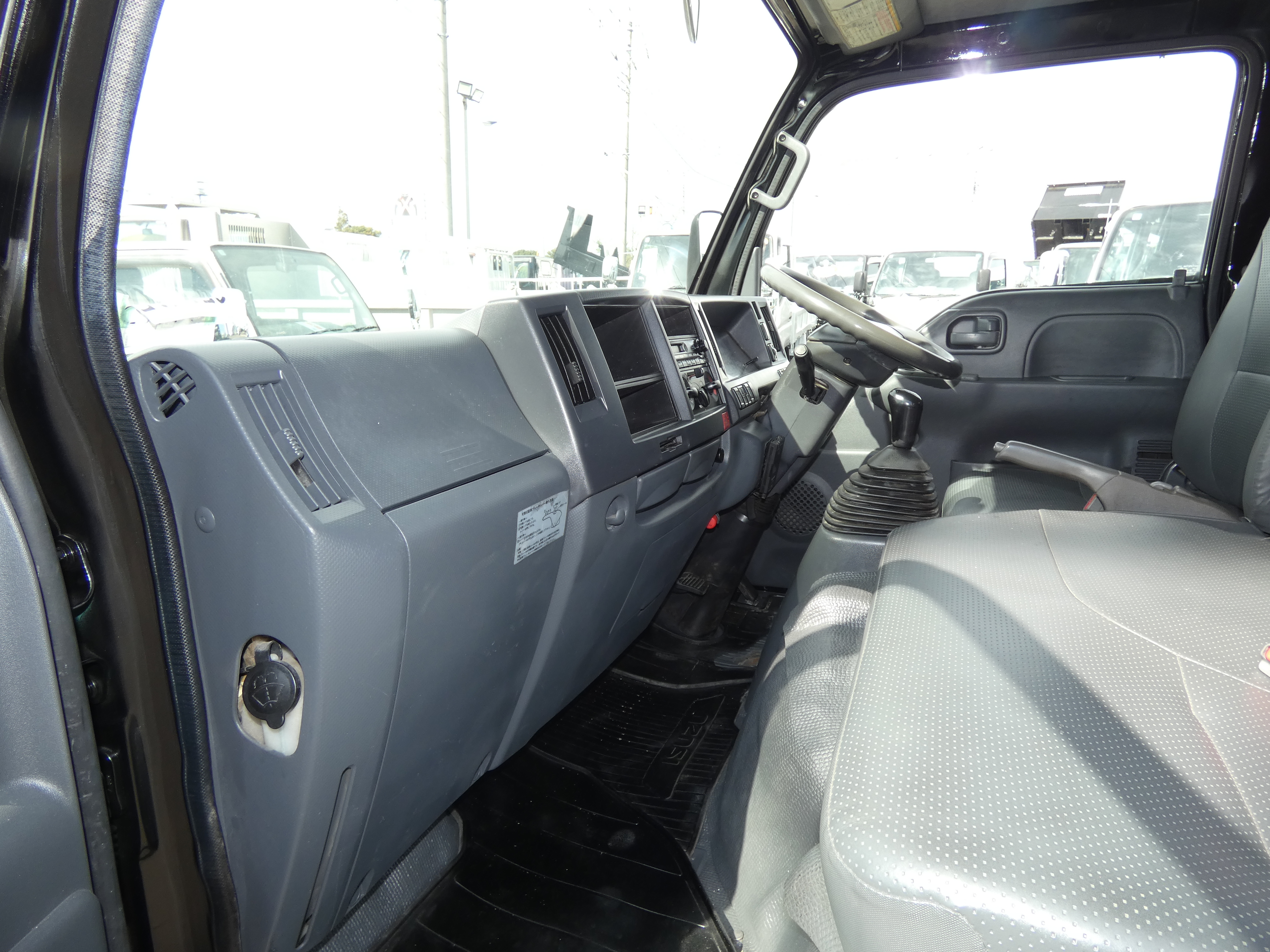 エルフ　２トン|中古トラックの販売・買取・査定のアイナビ