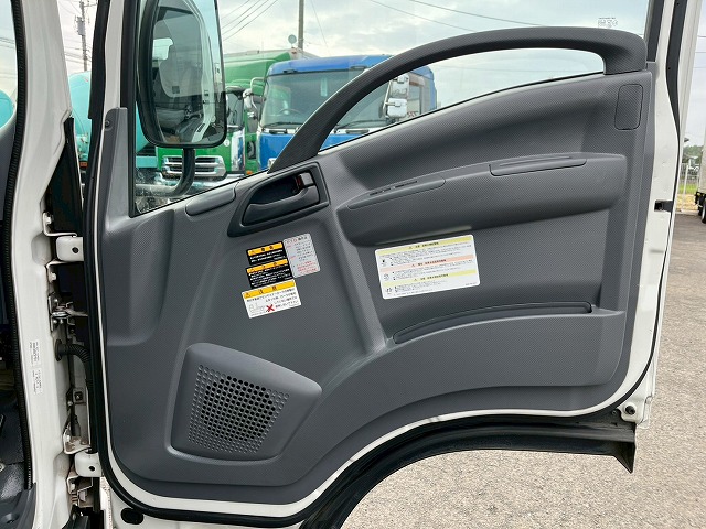 ★車検付★3トン積載★ラジコン・ウインチ★古河UNIC製・NEO5|中古トラックの販売・買取・査定のアイナビ