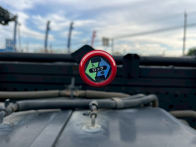 ★車検付★3トン積載★ラジコン・ウインチ★古河UNIC製・NEO5|中古トラックの販売・買取・査定のアイナビ