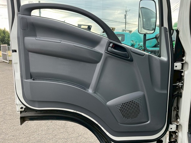 ★車検付★3トン積載★ラジコン・ウインチ★古河UNIC製・NEO5|中古トラックの販売・買取・査定のアイナビ