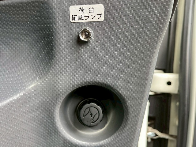 ★車検付★3トン積載★ラジコン・ウインチ★古河UNIC製・NEO5|中古トラックの販売・買取・査定のアイナビ