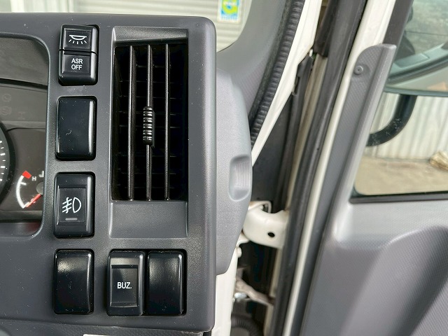 ★車検付★3トン積載★ラジコン・ウインチ★古河UNIC製・NEO5|中古トラックの販売・買取・査定のアイナビ