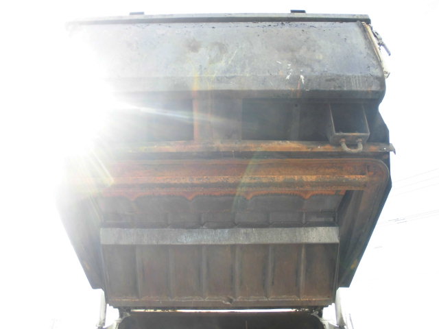 ワイド3Tパッカー車プレス式塵芥車押出式積載量2.7T|中古トラックの販売・買取・査定のアイナビ