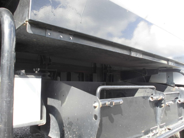 ワイド3Tパッカー車プレス式塵芥車押出式積載量2.7T|中古トラックの販売・買取・査定のアイナビ