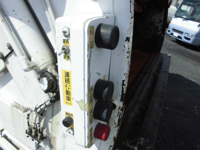 ワイド3Tパッカー車プレス式塵芥車押出式積載量2.7T|中古トラックの販売・買取・査定のアイナビ