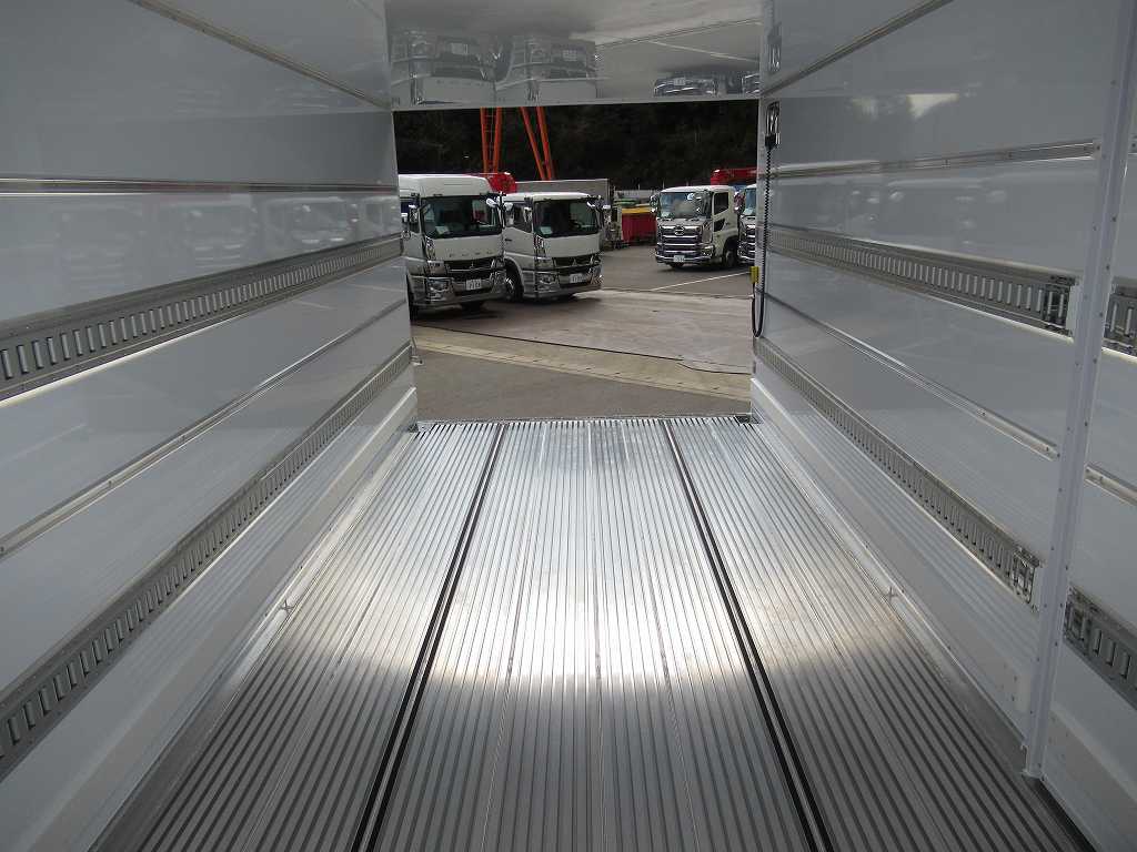 東プレ 低温 加温 -30℃～30℃設定 格納P/G ★240PS 6速|中古トラックの販売・買取・査定のアイナビ