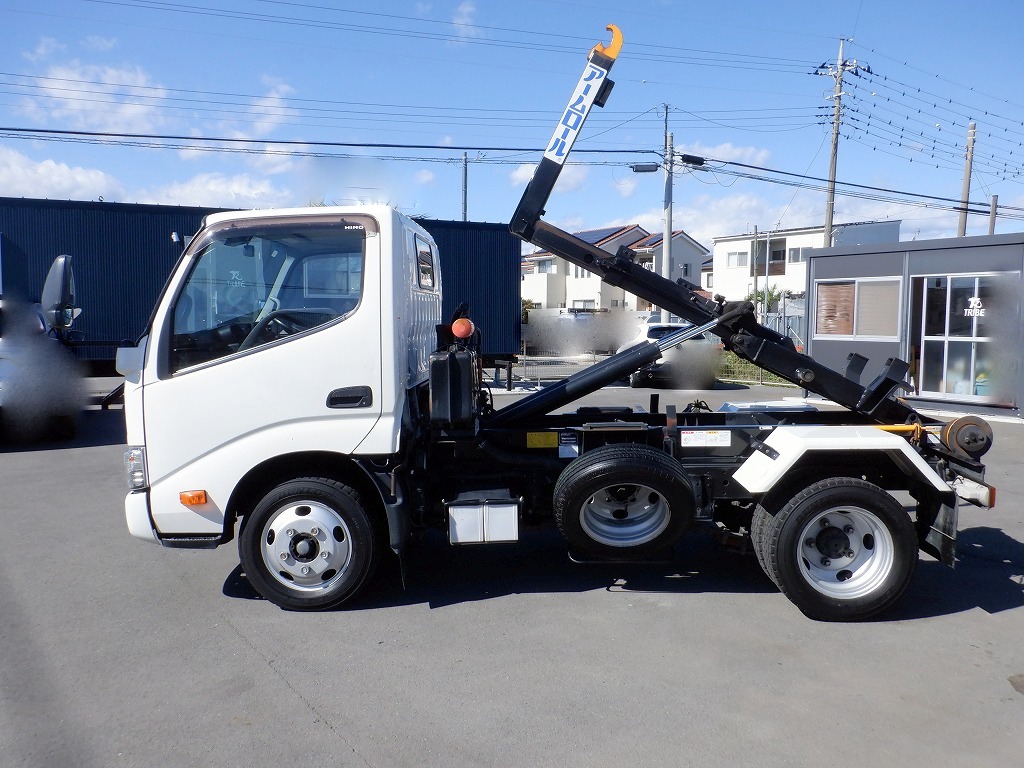 3t 新明和製 アームロール ツインシリンダー|中古トラックの販売・買取・査定のアイナビ