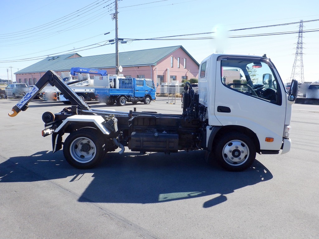 3t 新明和製 アームロール ツインシリンダー|中古トラックの販売・買取・査定のアイナビ