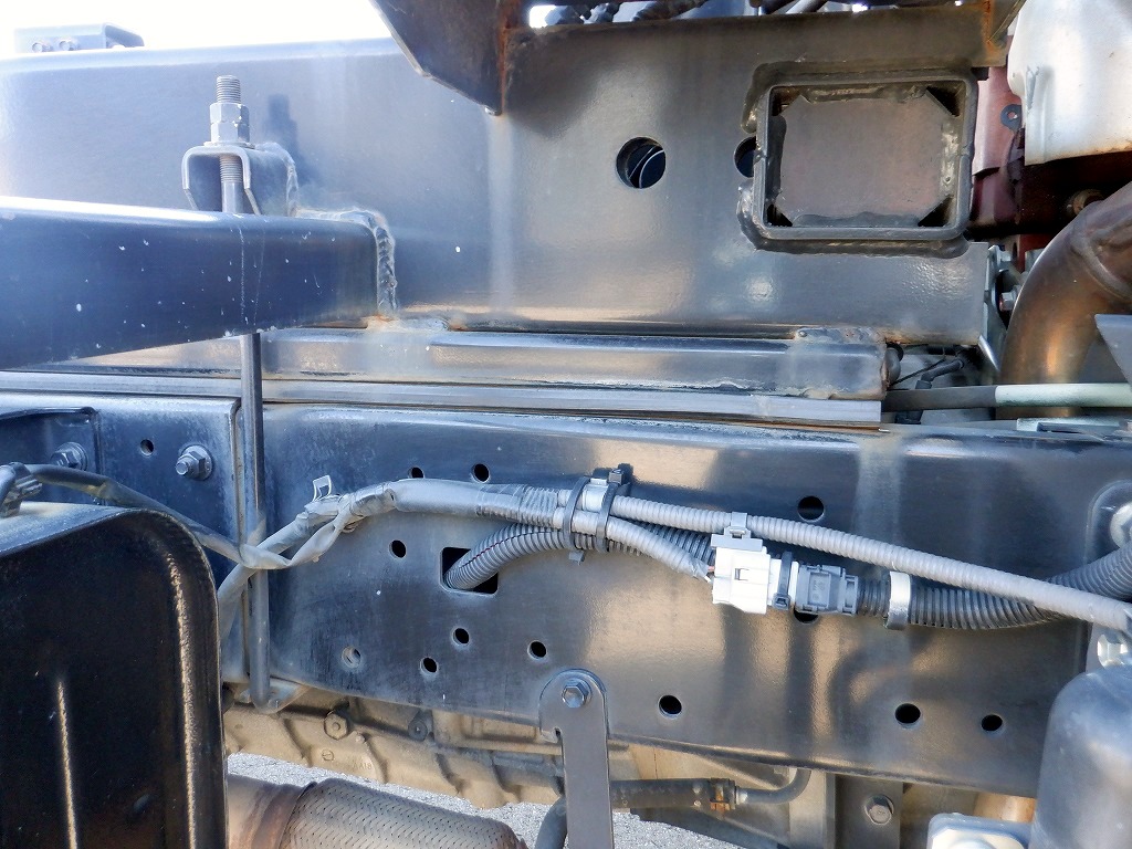 3t 新明和製 アームロール ツインシリンダー|中古トラックの販売・買取・査定のアイナビ