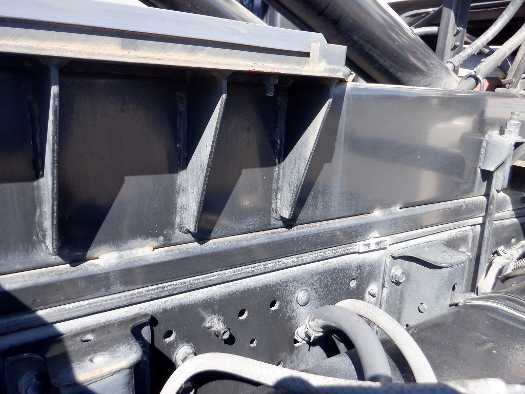 3t 新明和製 アームロール ツインシリンダー|中古トラックの販売・買取・査定のアイナビ