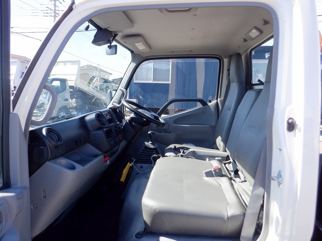 3t 新明和製 アームロール ツインシリンダー|中古トラックの販売・買取・査定のアイナビ