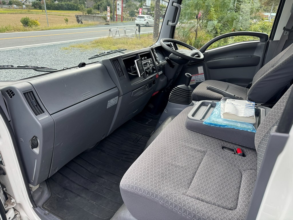 平成30年式☆エルフ超ロング タダノ4段ラジコンフックイン|中古トラックの販売・買取・査定のアイナビ