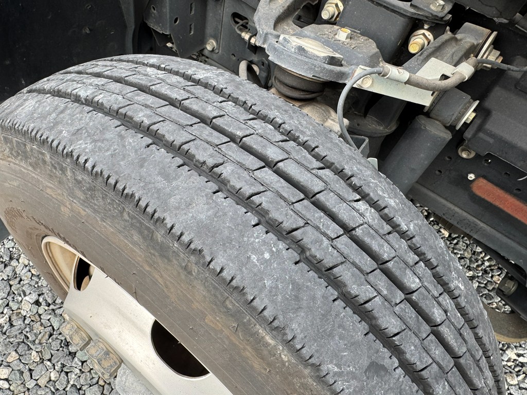 平成30年式☆エルフ超ロング タダノ4段ラジコンフックイン|中古トラックの販売・買取・査定のアイナビ