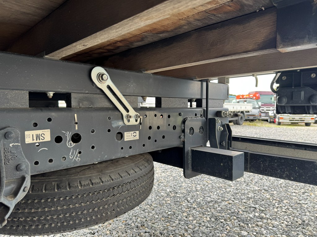 平成30年式☆エルフ超ロング タダノ4段ラジコンフックイン|中古トラックの販売・買取・査定のアイナビ