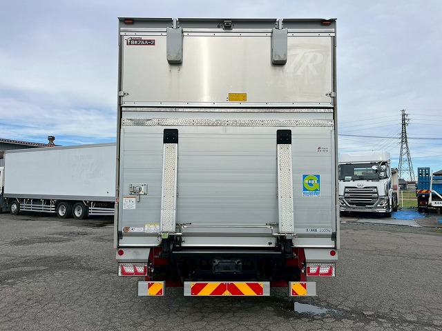 跳上式パワーゲート★後輪エアサス★6300×フルワイド★ベッド付|中古トラックの販売・買取・査定のアイナビ